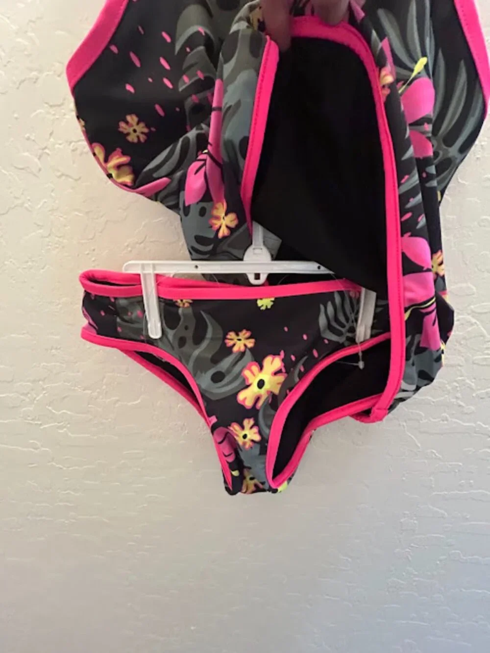 New! Hurley Girls 2-Piece Tankini - fun and sylish!
